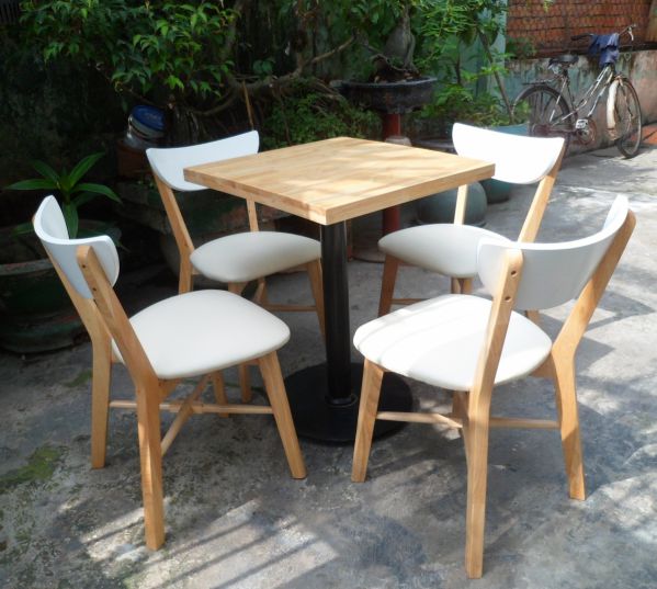 Tóp những mẫu bàn ghế cafe bằng gỗ tự nhiên